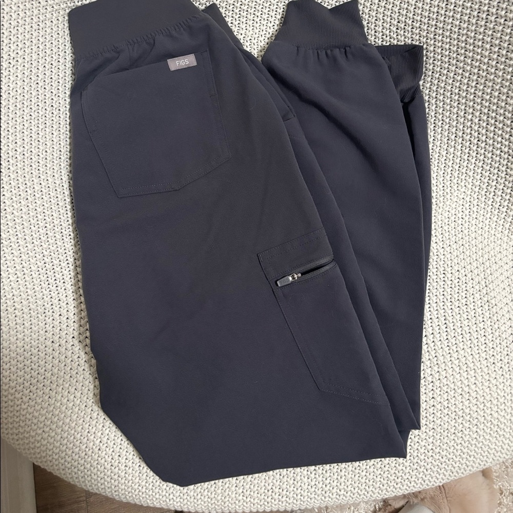 FIGS women’s charcoal zamora jogger scrub pants xs